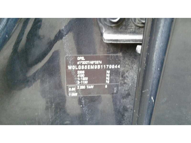 opel insignia berlina del año 2011