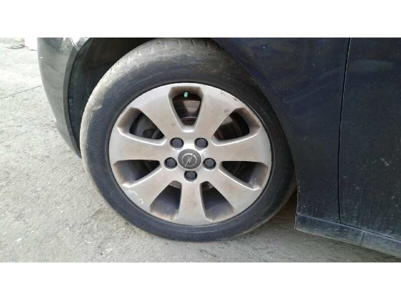 opel insignia berlina del año 2011