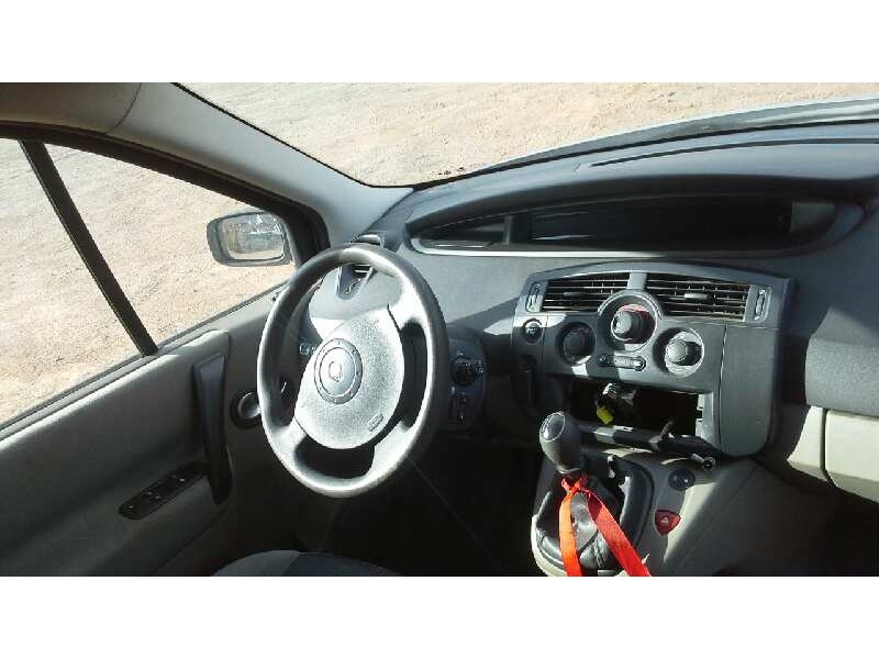 renault scenic ii del año 2004