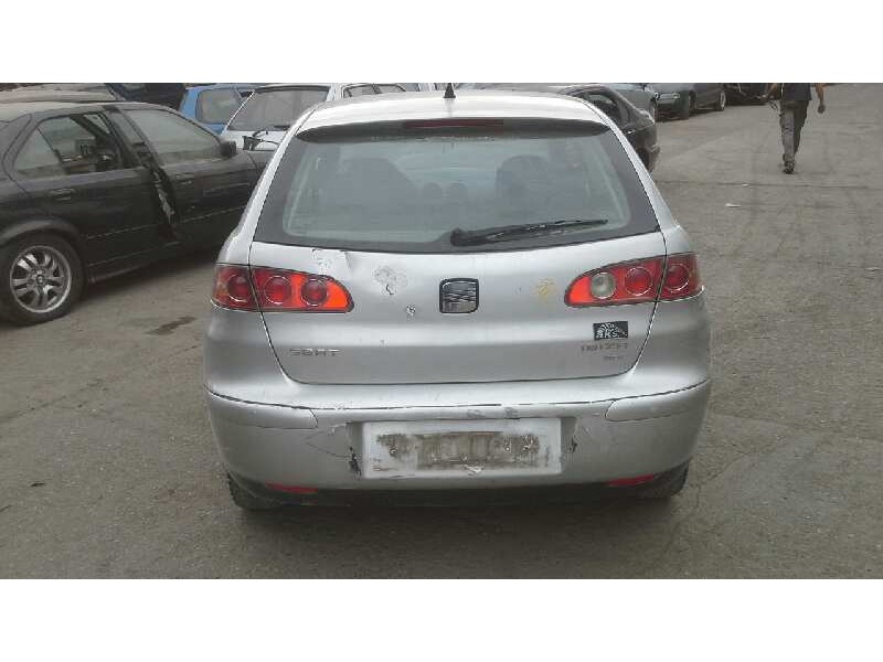 seat ibiza (6l1) del año 2003