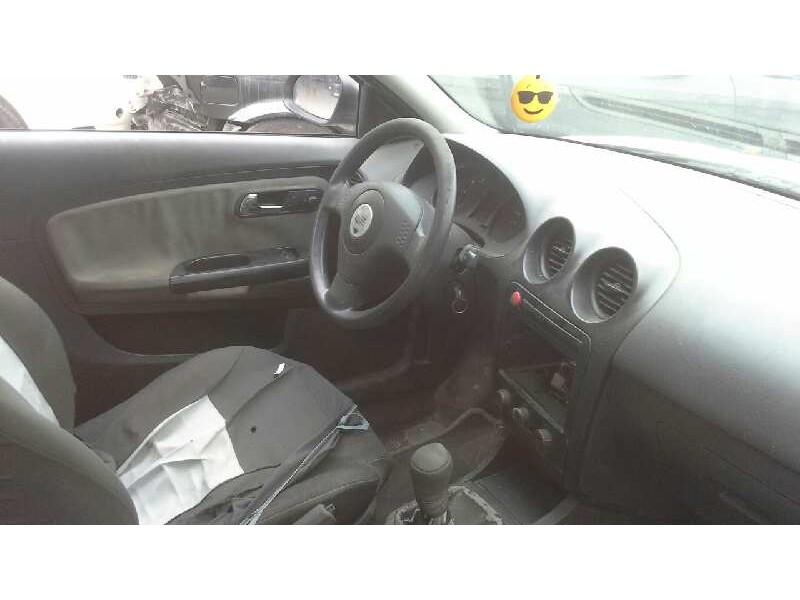 seat ibiza (6l1) del año 2003