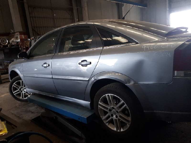 opel vectra c berlina del año 2003