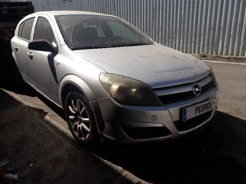 opel astra h berlina del año 2004