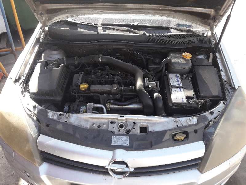 opel astra h berlina del año 2004