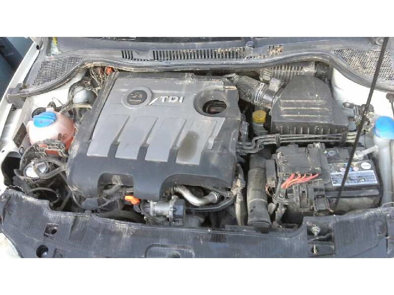 seat ibiza (6j5) del año 2013