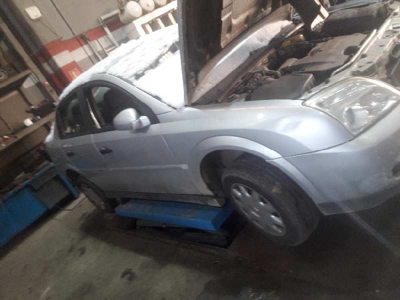 opel vectra c berlina del año 2003