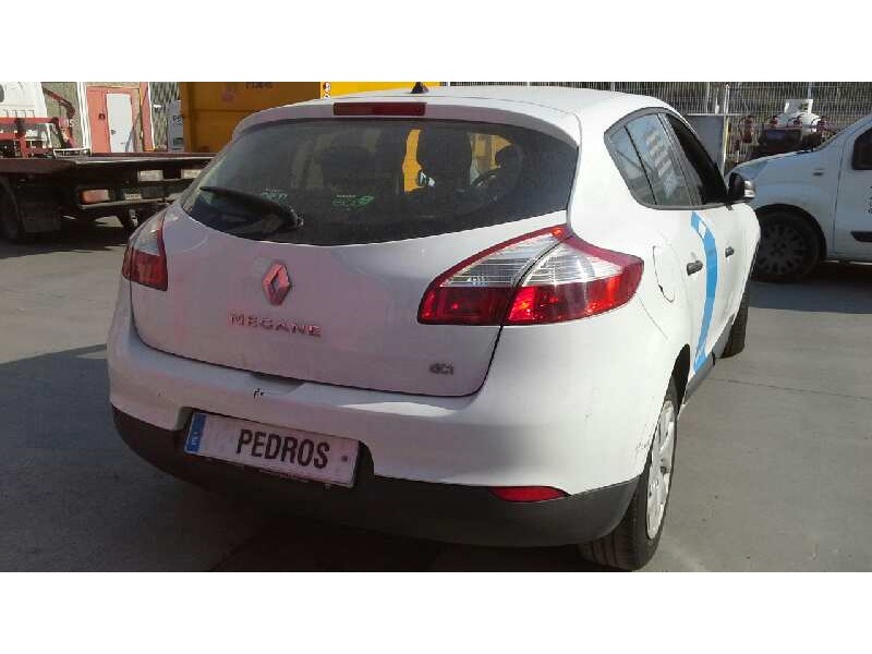 renault megane iii berlina 5 p del año 2012