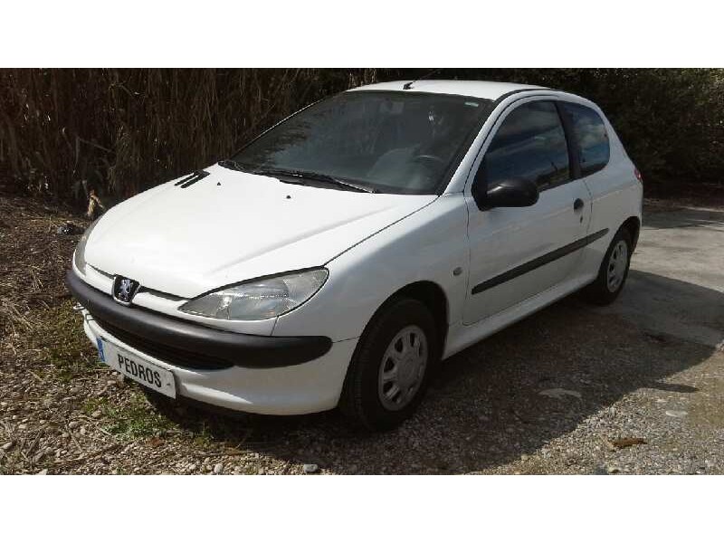 peugeot 206 berlina del año 2000