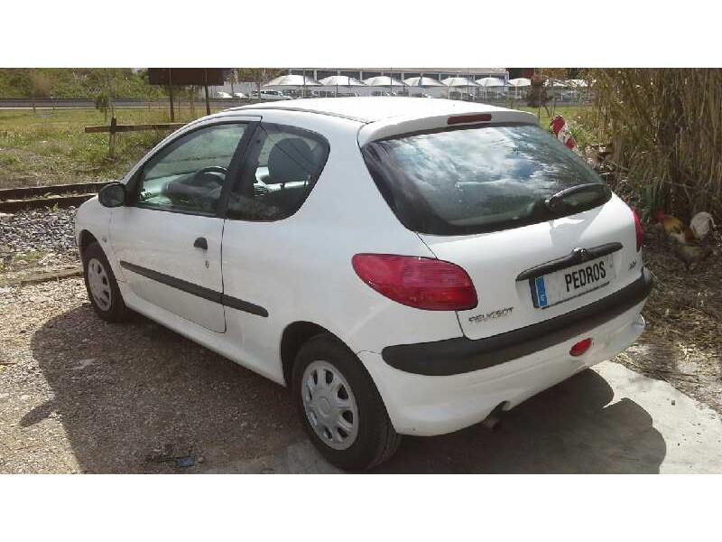 peugeot 206 berlina del año 2000