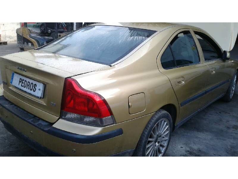 volvo s60 berlina del año 2002
