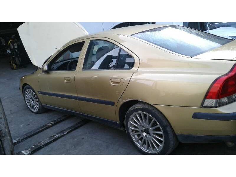 volvo s60 berlina del año 2002