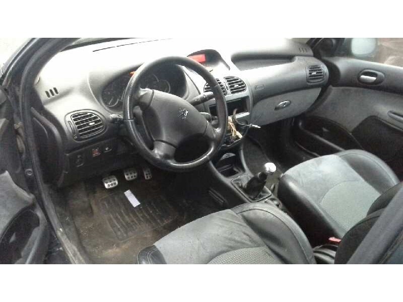 peugeot 206 berlina del año 2004