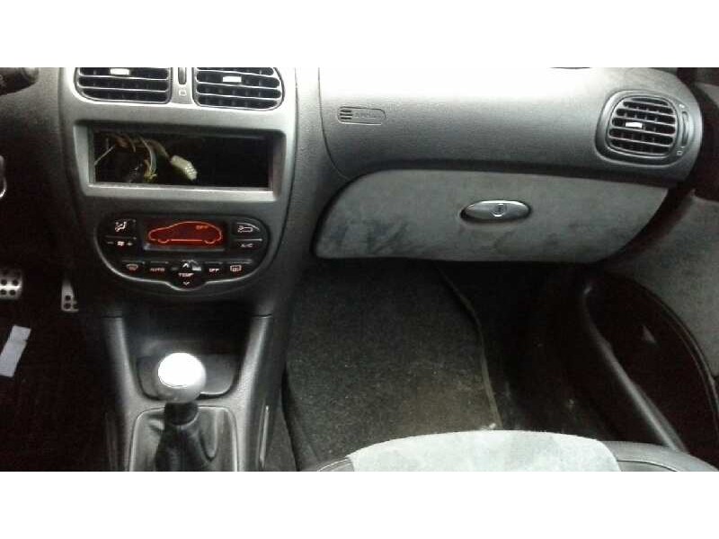 peugeot 206 berlina del año 2004