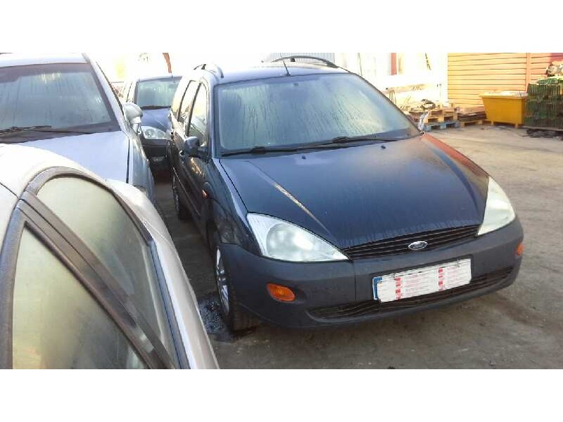 ford focus berlina (cak) del año 2001