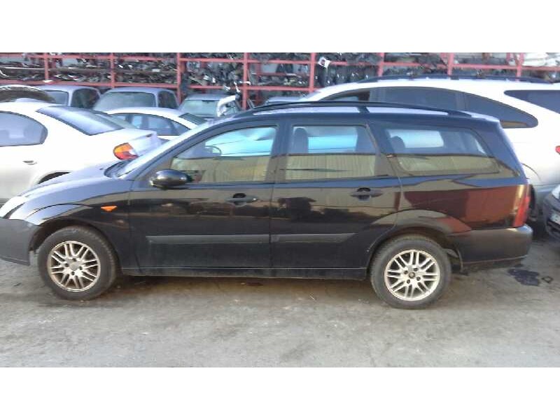 ford focus berlina (cak) del año 2001