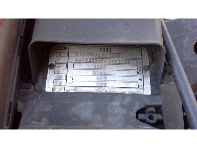 ford focus berlina (cak) del año 2001