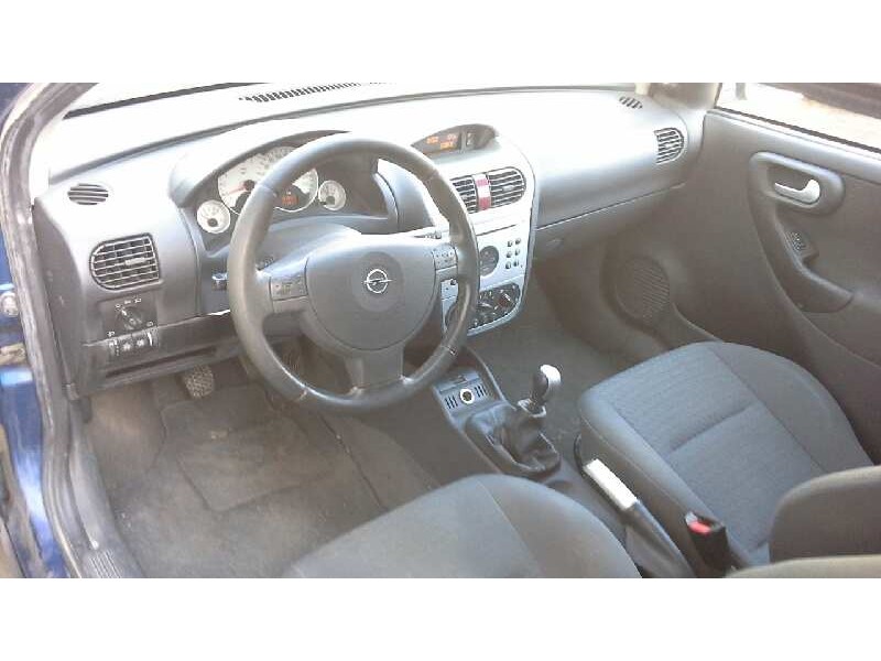 opel corsa c del año 2004