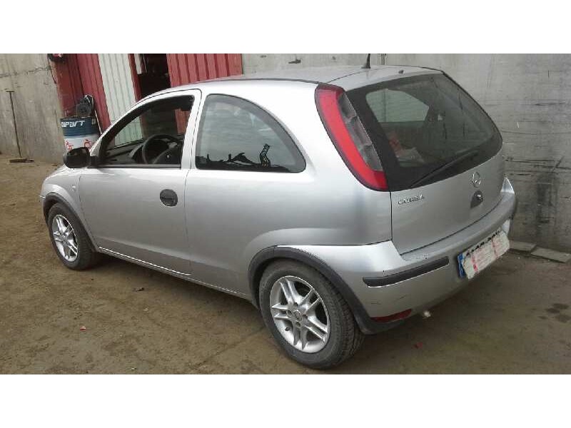 opel corsa c del año 2004