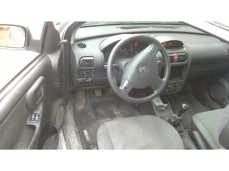 opel corsa c del año 2004