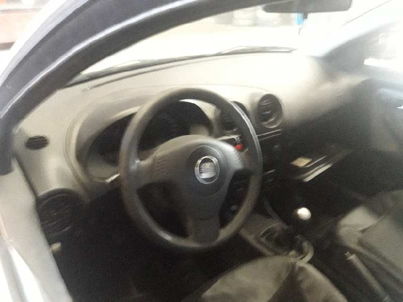 seat ibiza (6l1) del año 2004