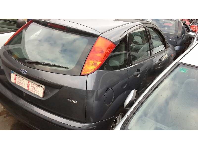 ford focus berlina (cak) del año 2003