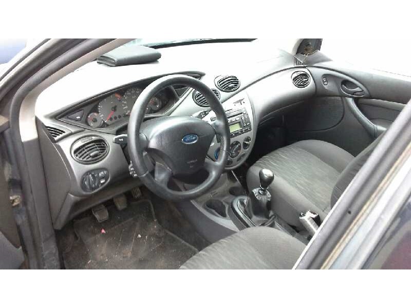 ford focus berlina (cak) del año 2003