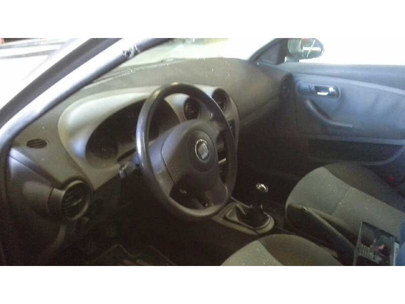 seat ibiza (6l1) del año 2004