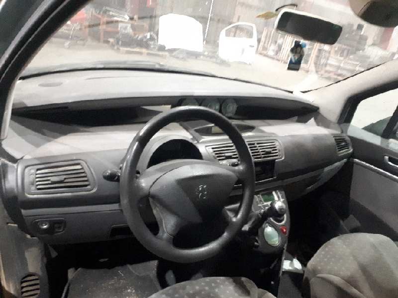 peugeot 807 del año 2005