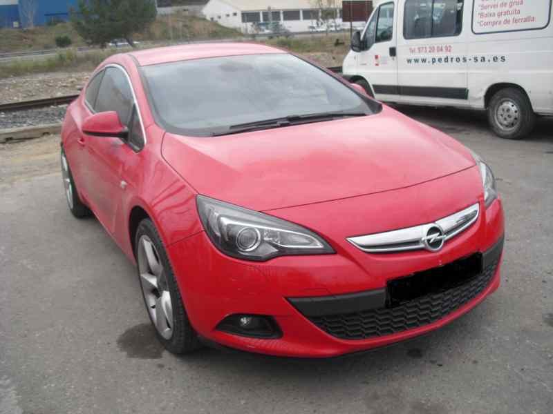 opel astra j gtc del año 2012