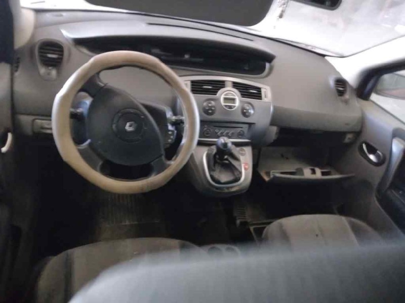 renault scenic ii del año 2004