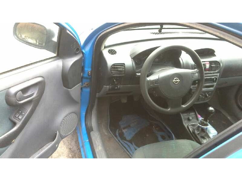 opel corsa c del año 2001