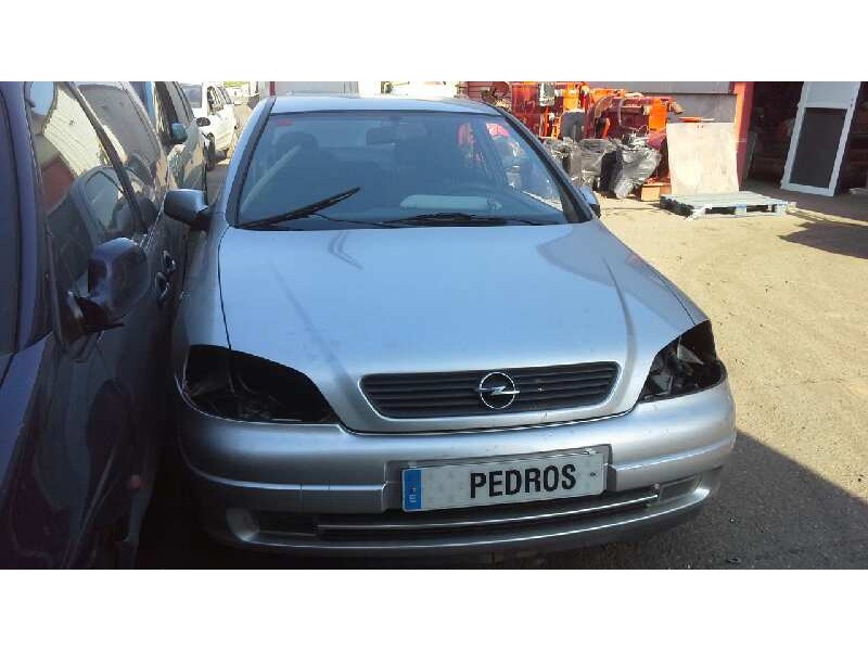 opel astra g berlina del año 2001