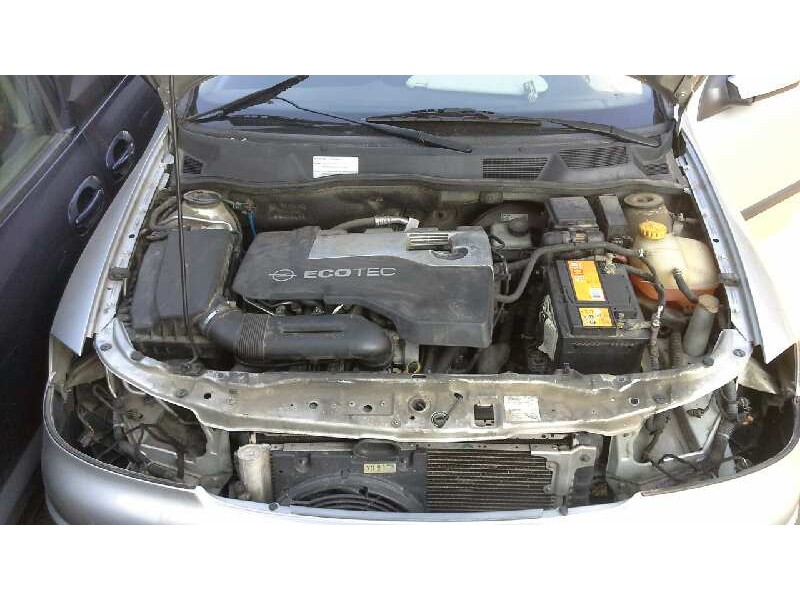 opel astra g berlina del año 2001