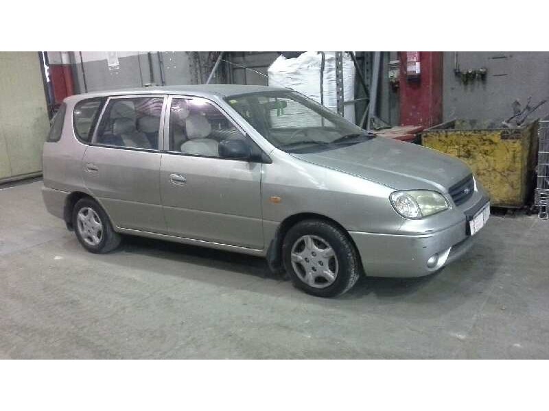 kia carens del año 2001
