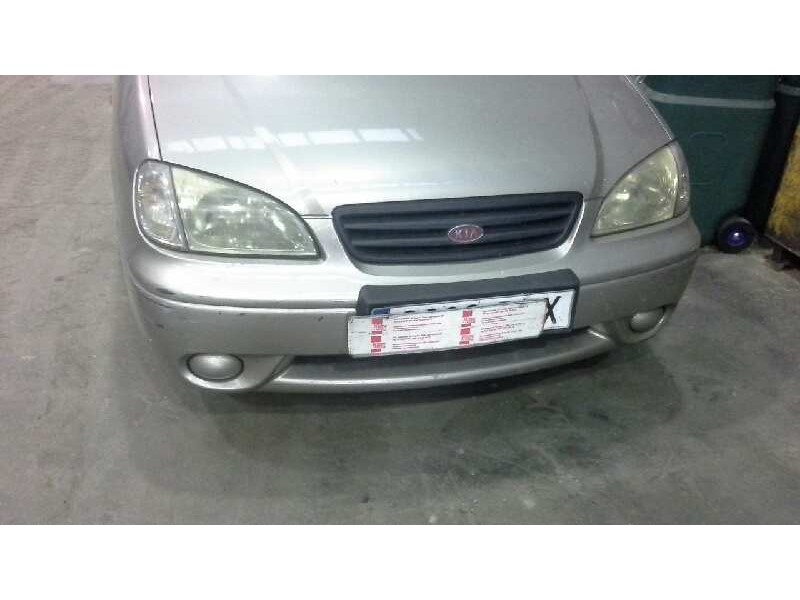 kia carens del año 2001