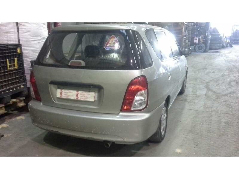 kia carens del año 2001