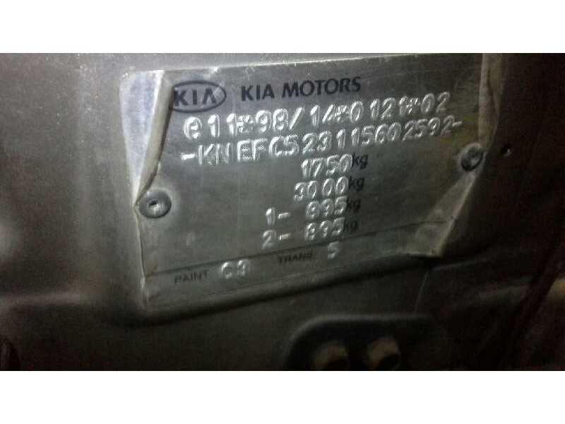 kia carens del año 2001