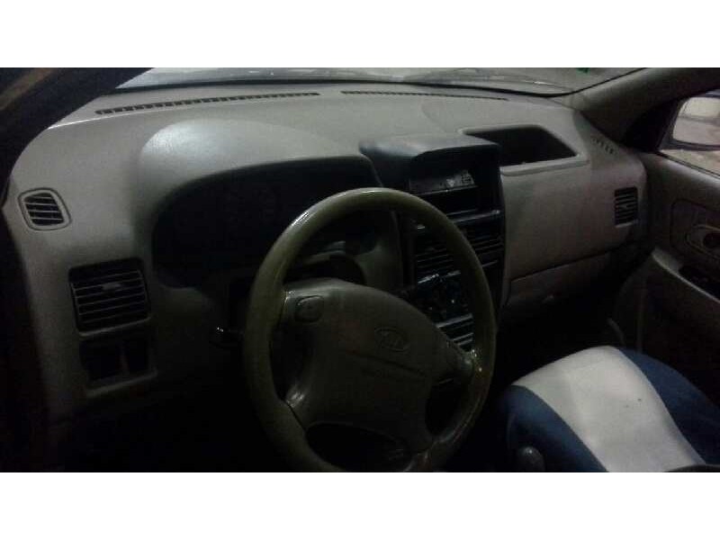 kia carens del año 2001