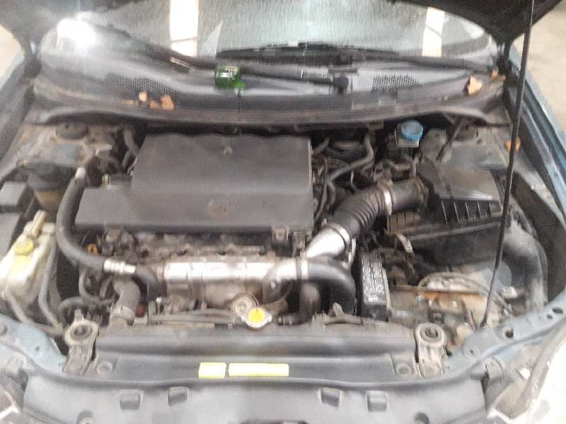 nissan primera berlina (p12) del año 2002