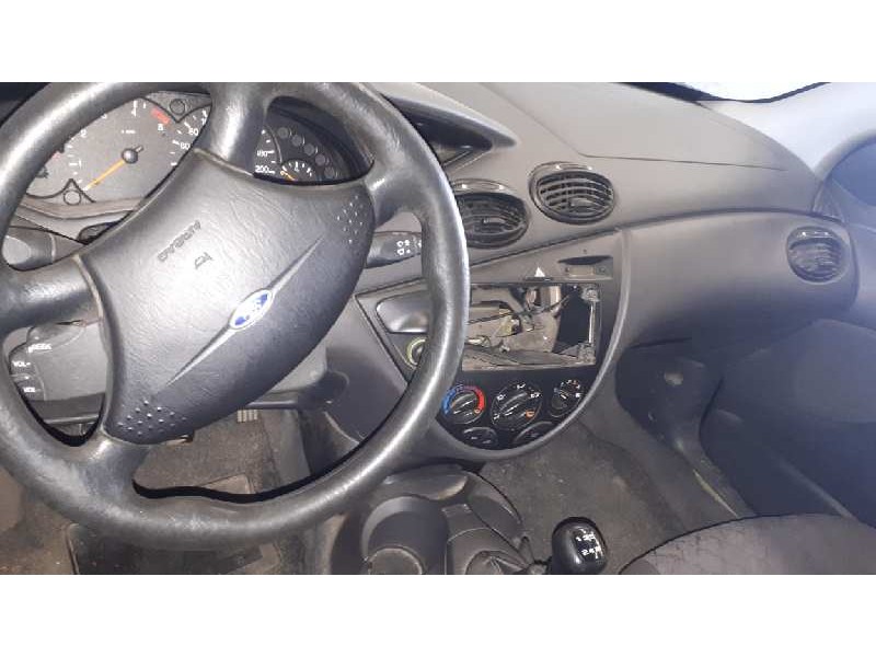 ford focus turnier (cak) del año 2001
