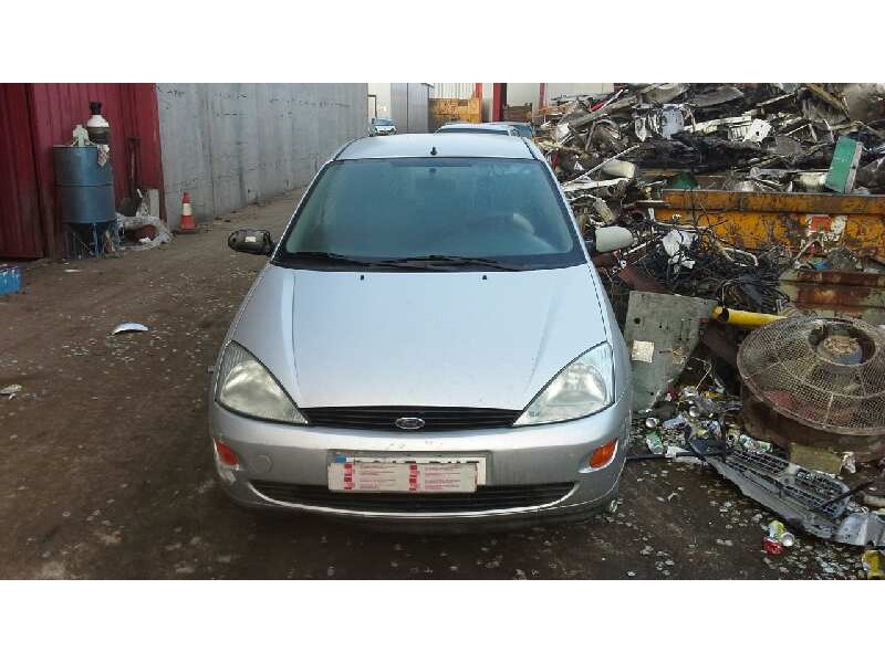 ford focus berlina (cak) del año 2001