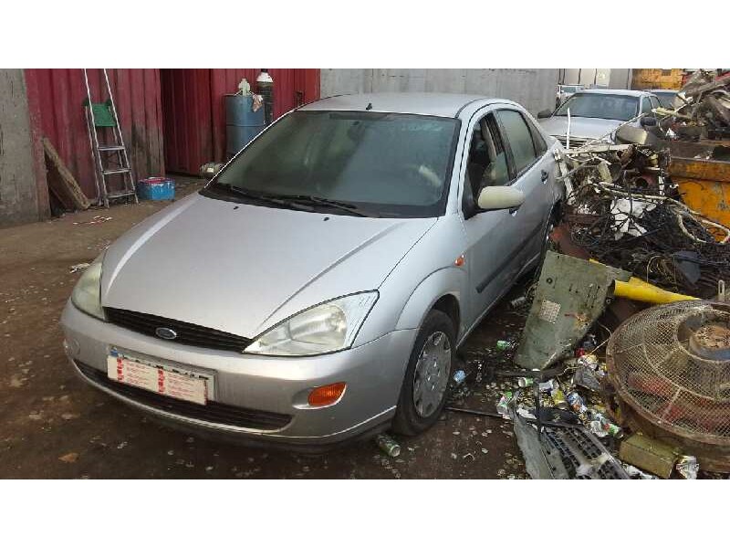 ford focus berlina (cak) del año 2001