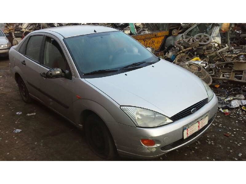 ford focus berlina (cak) del año 2001