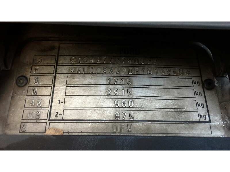 ford focus berlina (cak) del año 2001