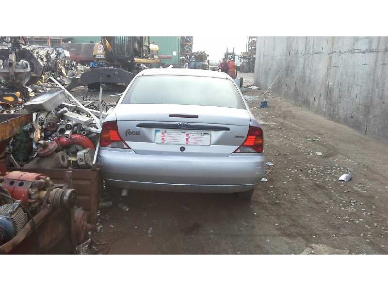ford focus berlina (cak) del año 2001