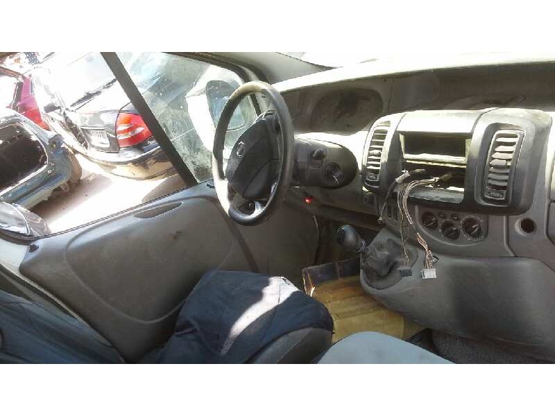 nissan primastar (x83) del año 2002