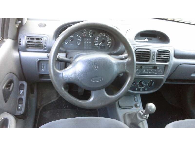 renault clio ii fase i (b/cbo) del año 2001