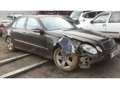 mercedes-benz clase e (w211) berlina del año 2004 2