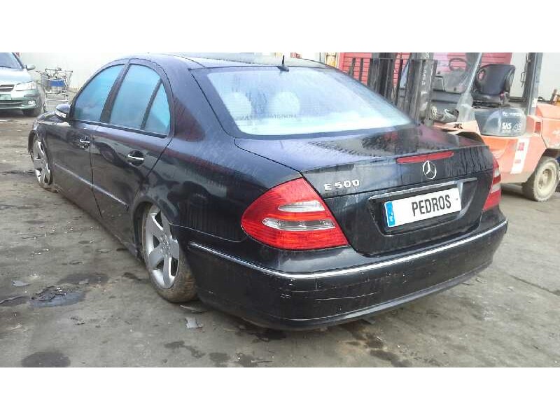 mercedes-benz clase e (w211) berlina del año 2004