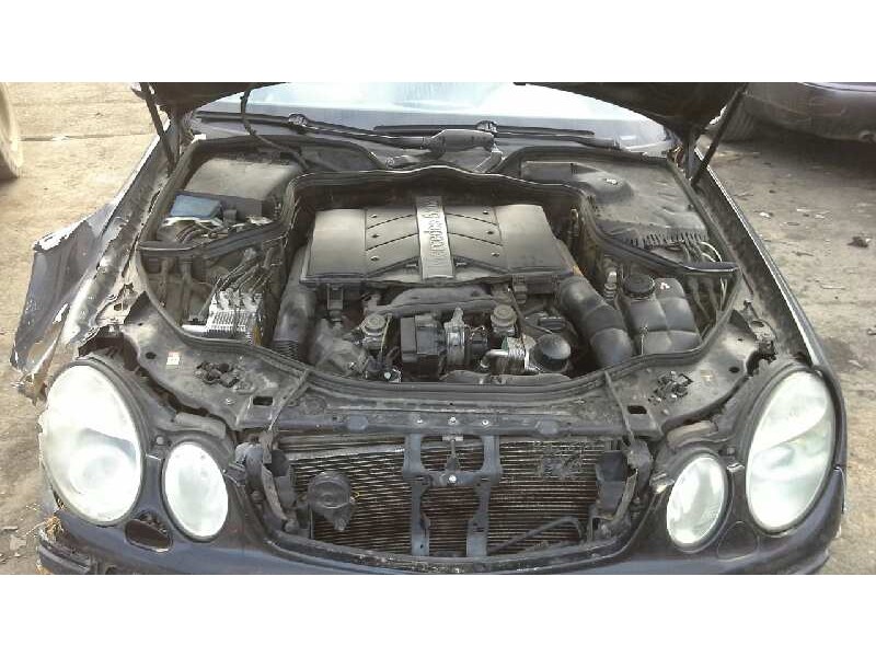 mercedes-benz clase e (w211) berlina del año 2004